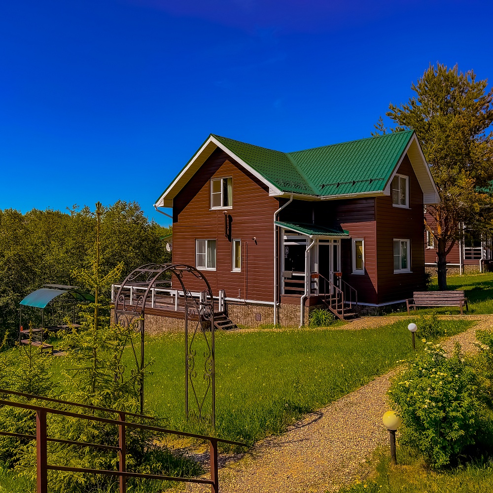 Коттедж улучшенный с мангальной зоной